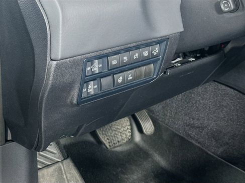 Used 2025 Toyota Tundra Platinum image 10