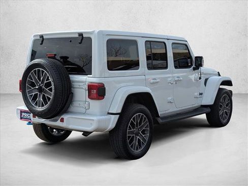 Used 2022 Jeep Wrangler Unlimited Sahara image 5