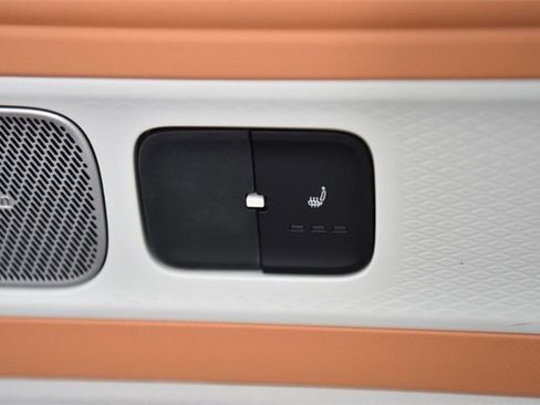 New 2025 Volkswagen ID. Buzz 1st Edition image 24