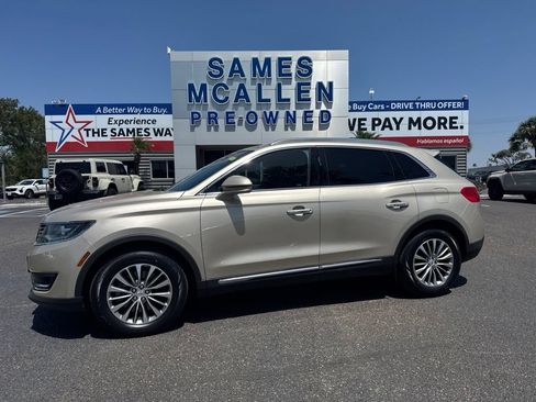 Used 2017 Lincoln MKX Select w/ Select Plus Package FWD image 2