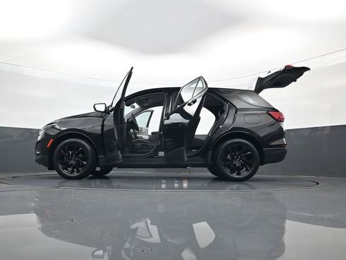 Used 2023 Chevrolet Equinox LS w/ Midnight Edition image 34