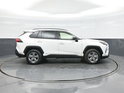 Certified 2025 Toyota RAV4 LE image 10