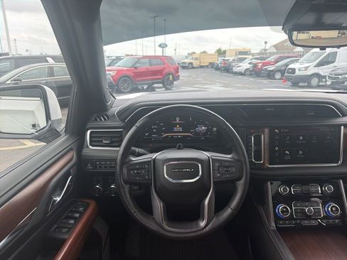 Used 2024 GMC Yukon Denali Ultimate AWD/4WD image 14