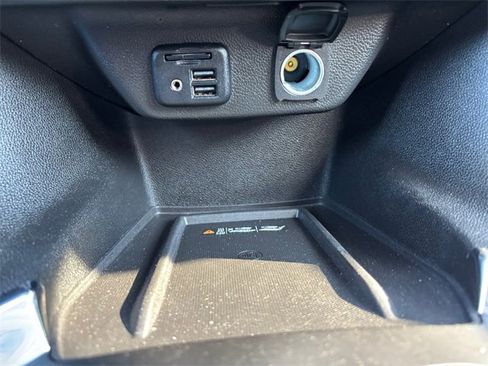 Used 2020 Chevrolet Traverse Premier image 24