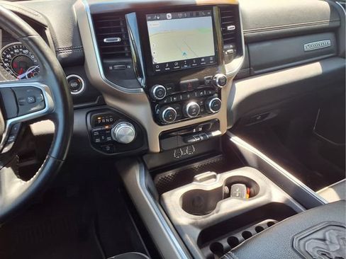 Used 2022 RAM 1500 Laramie AWD/4WD image 9