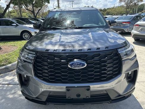 Used 2025 Ford Explorer ST-Line AWD/4WD image 14