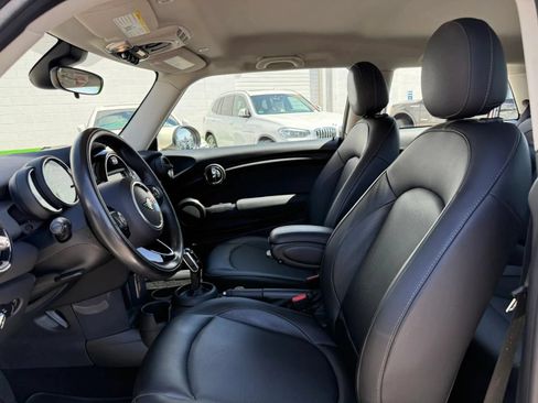 Used 2021 MINI Cooper 2-Door Hardtop FWD image 11