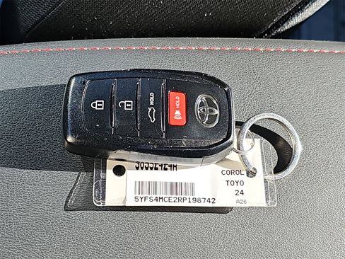 Used 2024 Toyota Corolla SE image 13