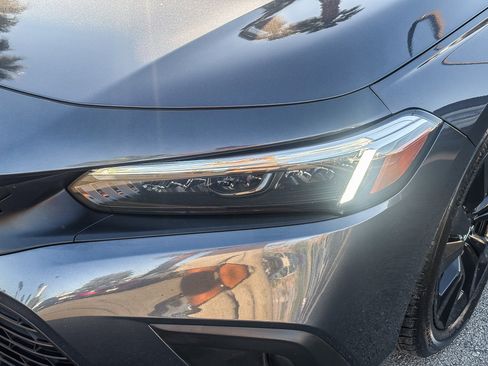 Certified 2024 Honda Civic EX-L image 9