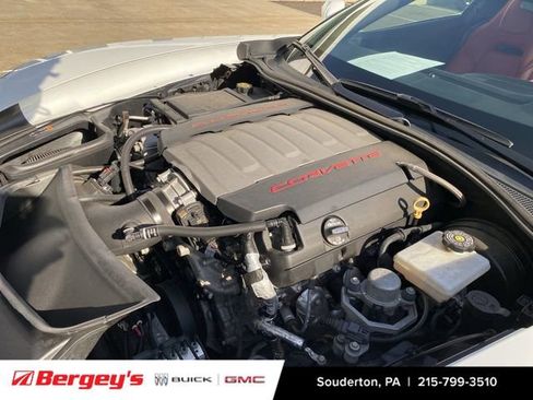 Used 2019 Chevrolet Corvette Stingray Coupe w/ 1LT image 7