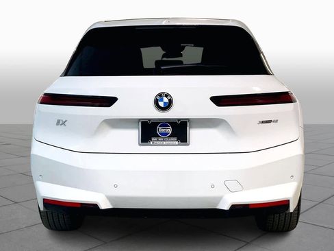 New 2026 BMW iX xDrive45 image 4
