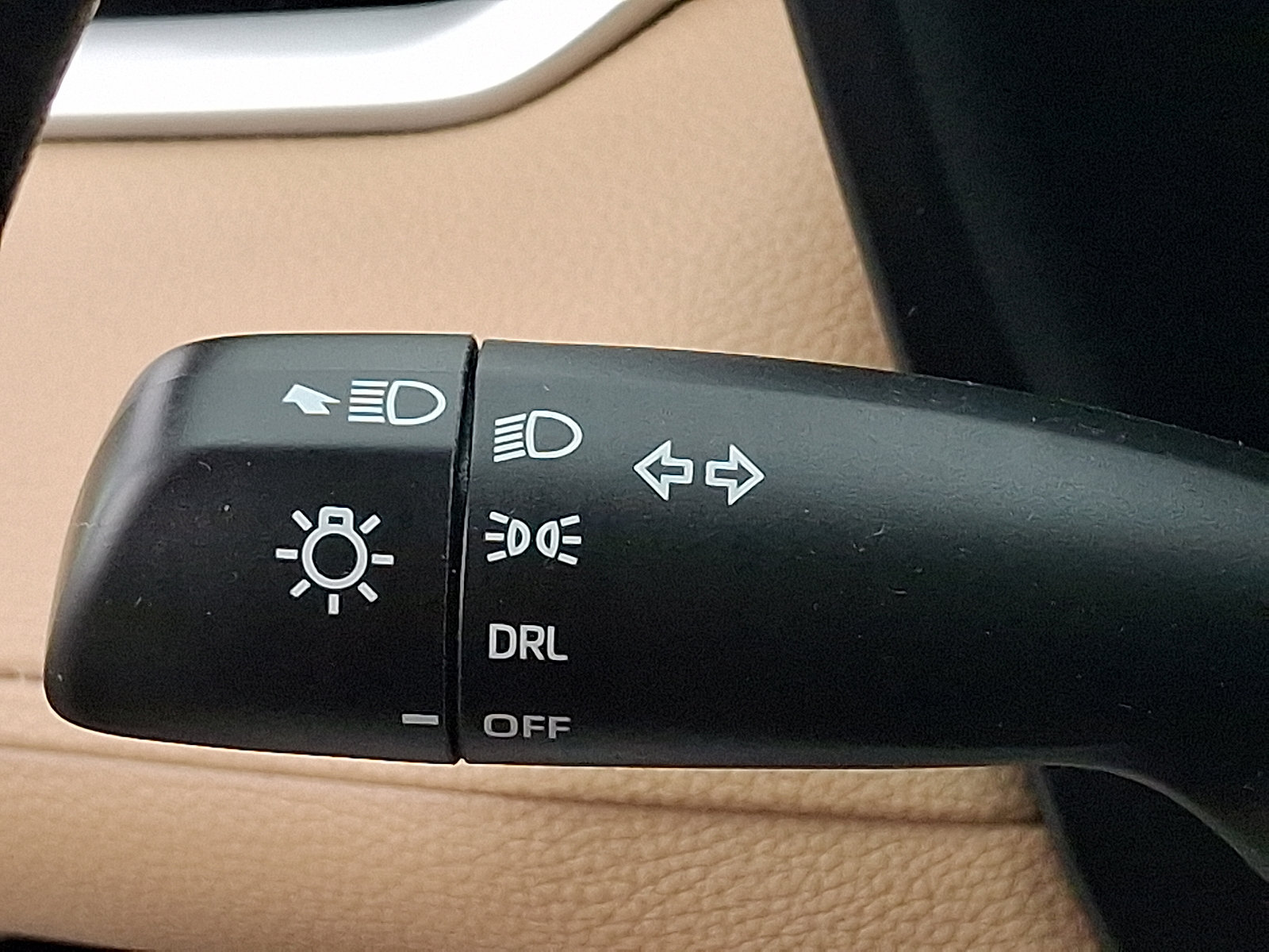 Used 2024 Toyota RAV4 LE AWD/4WD image 27