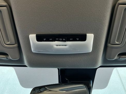 Used 2025 Nissan Versa SV image 16