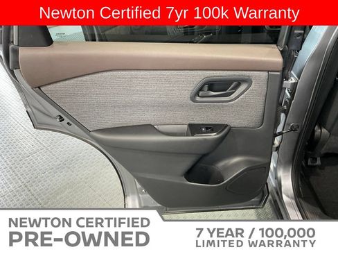 Used 2023 Nissan Rogue S AWD/4WD image 27