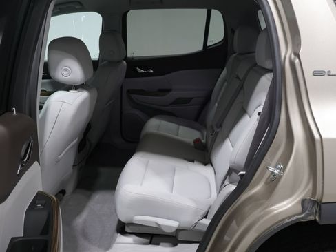 Used 2023 GMC Acadia SLE w/ Driver Convenience Package AWD/4WD image 18