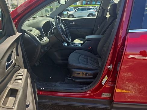 Used 2020 Chevrolet Equinox LT w/ Driver Convenience Package AWD/4WD image 9