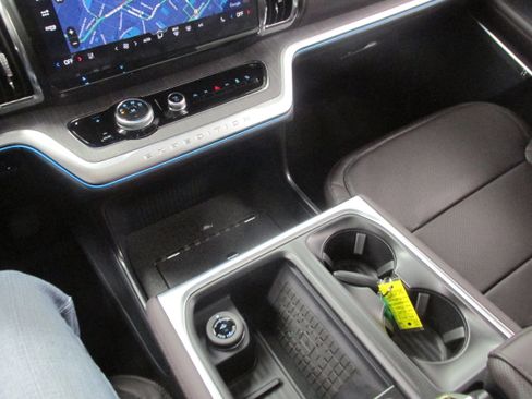 New 2025 Ford Expedition Platinum w/ Platinum Ultimate Package image 40