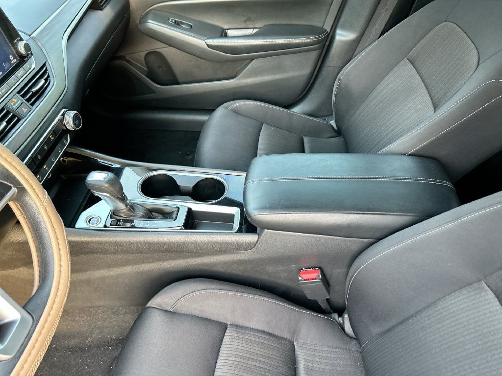Used 2024 Nissan Altima 2.5 SV FWD image 28