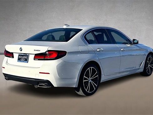 Used 2023 BMW 540i w/ Premium Package image 2