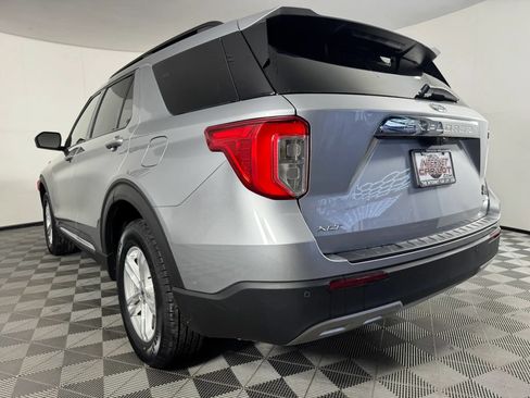 Used 2022 Ford Explorer XLT w/ Equipment Group 202A AWD/4WD image 26