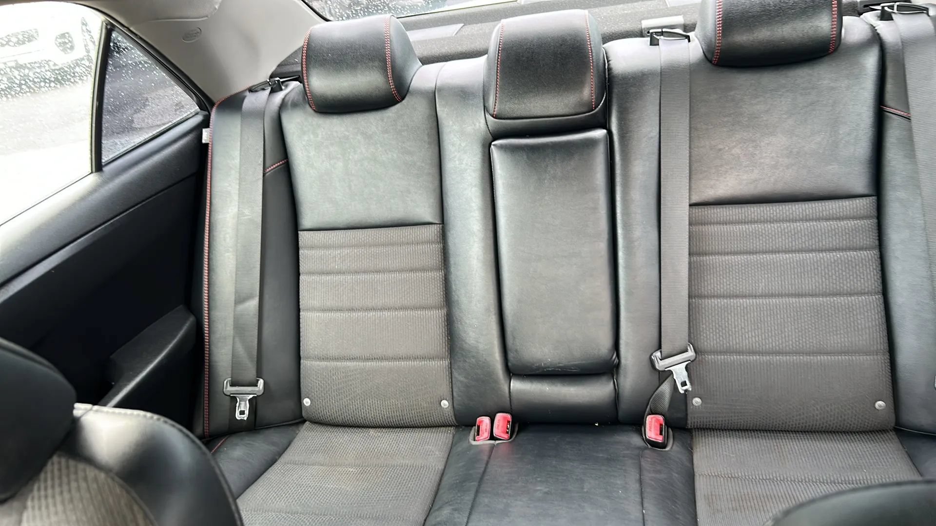 Used 2017 Toyota Camry SE FWD image 17