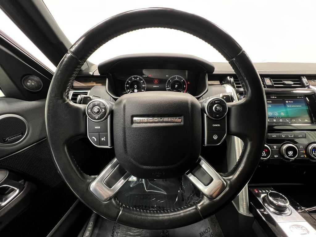 Used 2018 Land Rover Discovery HSE AWD/4WD image 25