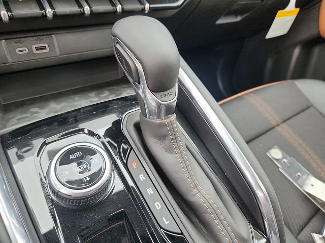 New 2026 GMC Canyon AT4 w/ Technology Plus Package AWD/4WD image 10
