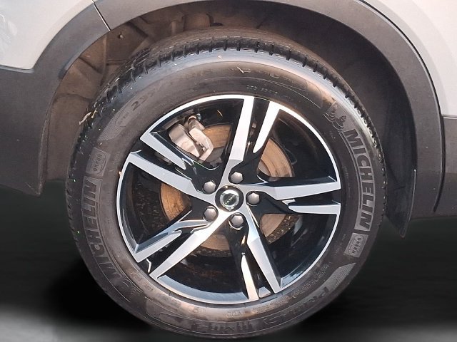 Certified 2024 Volvo XC40 B5 Core AWD/4WD image 27