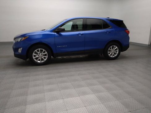 Used 2019 Chevrolet Equinox LS w/ LS Convenience Package FWD image 2
