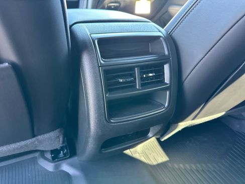 New 2025 Cadillac XT5 Sportv w/ LPO, Blue Accent Package AWD/4WD image 16