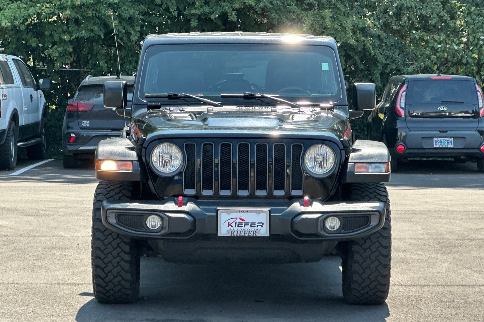 Used 2021 Jeep Wrangler Unlimited Rubicon w/ Cold Weather Group AWD/4WD image 9