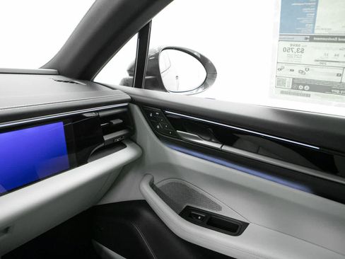 New 2026 Porsche Macan 4S Electric AWD/4WD image 30