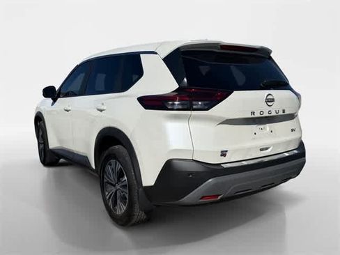 Used 2023 Nissan Rogue SV image 4