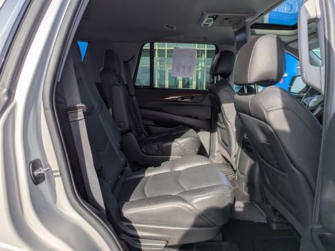 Used 2020 Cadillac Escalade Premium Luxury image 44