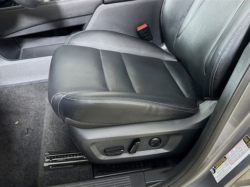 Used 2023 Nissan Rogue SL w/ SL Premium Package image 23