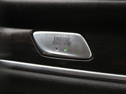 Used 2020 Buick Enclave Essence FWD image 9