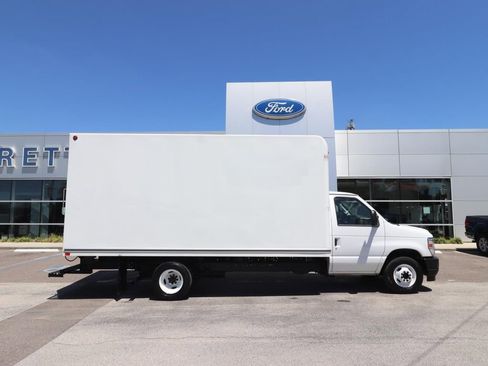 Used 2024 Ford E-350 and Econoline 350 Super Duty w/ Power Windows & Locks Group image 16