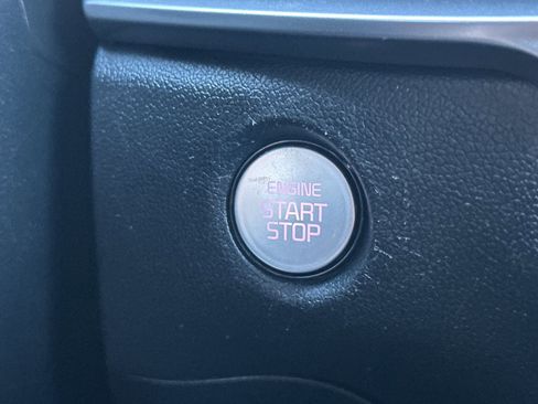 Used 2024 Kia Sorento S image 25