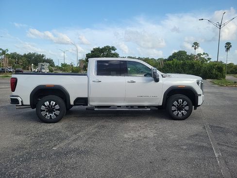Used 2024 GMC Sierra 2500 Denali w/ Denali Reserve Package AWD/4WD image 5