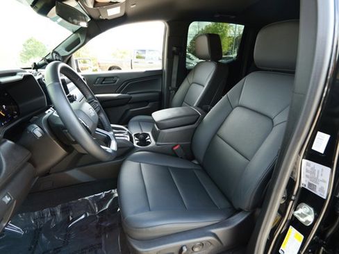 Used 2025 Chevrolet Colorado Trail Boss image 21