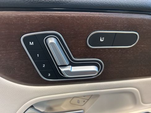 Used 2020 Mercedes-Benz GLB 250 GLB 250 image 18