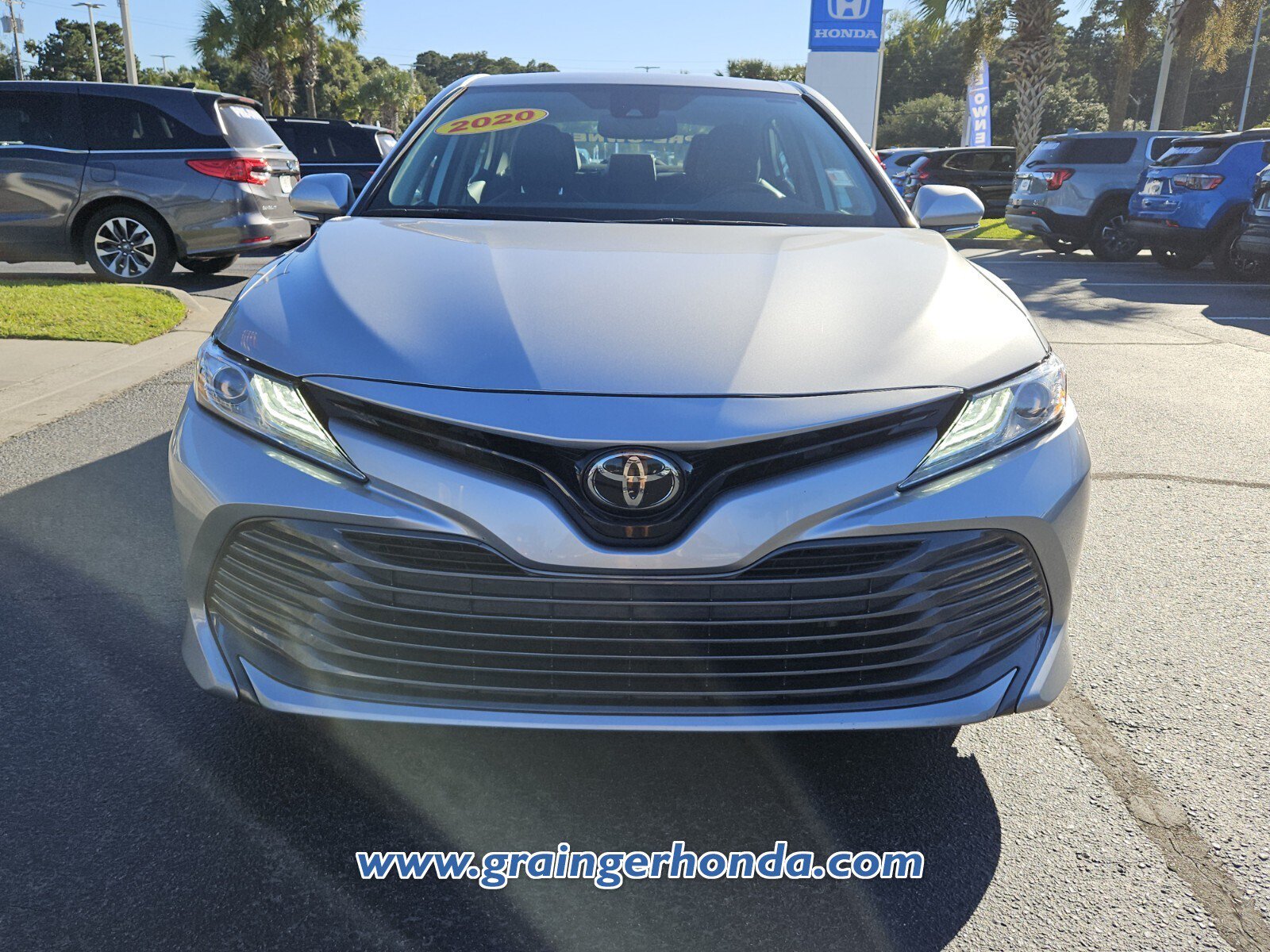 Used 2020 Toyota Camry XLE FWD image 8