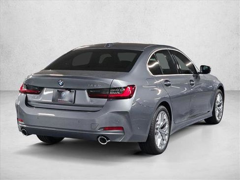Used 2026 BMW 330i Sedan w/ Parking Assistance Package RWD image 5