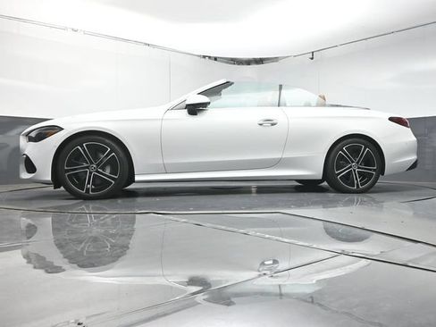 Used 2026 Mercedes-Benz CLE 300 4MATIC Cabriolet image 33