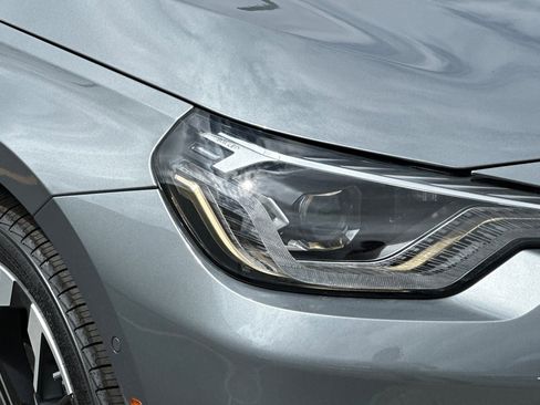 Used 2025 BMW 230i Coupe w/ Premium Package image 11