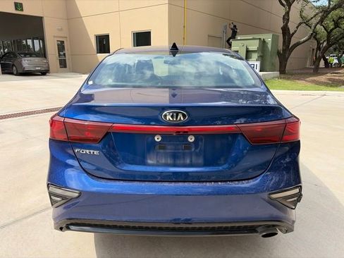 Used 2019 Kia Forte LXS FWD image 3