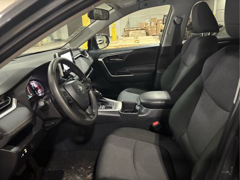 Used 2025 Toyota RAV4 XLE image 9