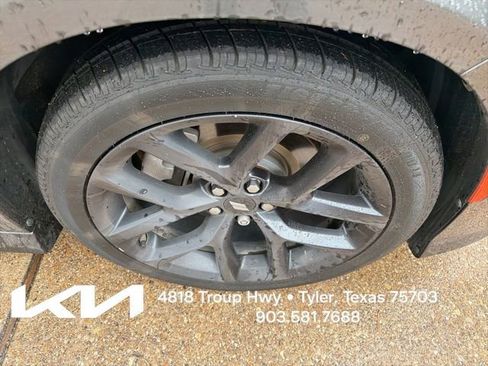 Used 2023 Dodge Charger R/T w/ Plus Group RWD image 15