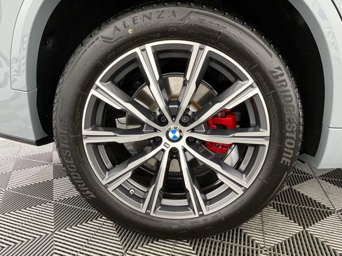 Used 2026 BMW X5 xDrive40i w/ M Sport Package AWD/4WD image 16