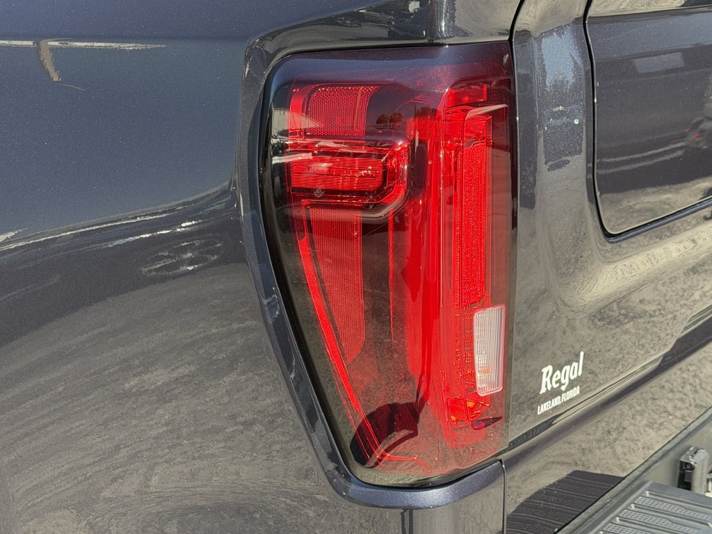 Used 2025 GMC Sierra 1500 AT4 w/ AT4 Premium Package AWD/4WD image 10